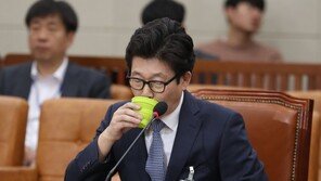 조명래, 위장전입·부동산 투기·다운 계약서·증여세 탈루 해명에 ‘곤혹’