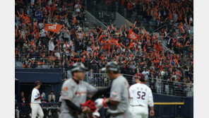 한화, 찬스 때마다 무너진 타선…가을잔치서 분루