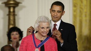 미 최초 여성 대법관 오코너 “치매 앓고 있다”