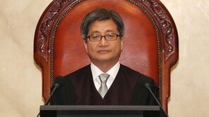 김명수 대법원장 전국 법원 첫 순회…일선법관 의견청취