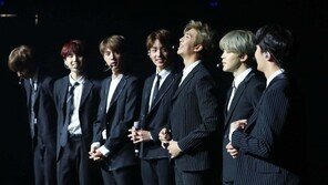 방탄소년단 리패키지, ‘빌보드200’ 8주 연속 순위권…이번엔 역주행까지