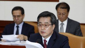 김동연 “서민 유류세 부담 2조원 경감…고용회복 총력”