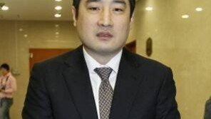 ‘도도맘 소송문서 위조’ 혐의 강용석, 법정 구속…김부선 변호는?