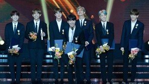 [연예현장.jpg] 세계에 케이팝 알린 방탄소년단, 역대 최연소 화관문화훈장