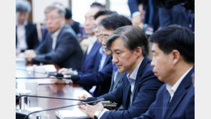 ‘페북 접는다’던 조국, 적극 목소리 이유? “국민관심 환기”