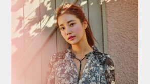 어뮤즈, 기은세와 함께한 뷰티 화보 공개