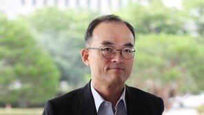 문무일 총장 “부정부패 엄정 대응…‘바른 검찰’ 계속 노력”