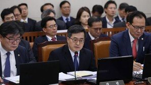 김동연 “채용비리, 젊은이들 가슴에 못 박는 일”