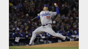 류현진, 월드시리즈 첫 등판서 패전…4⅔이닝 4실점