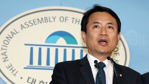 김진태 “김제동은 ‘생계형 좌파’…개그맨이 뉴스 해설하고 연봉 7억”