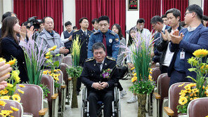 투병에도 기부… 제복의 ‘영예로운 퇴직’