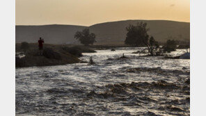 요르단서 폭우·홍수로 수학여행 학생 18명 사망 35명부상