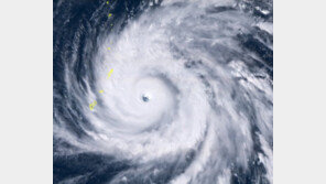 사이판 83년만에 최악 태풍 ‘위투’ 강타…·공항 폐쇄·가옥 100채 파괴