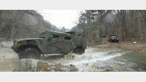 ‘한국형 험비’ 육군 소형전술차, 최전방 GOP부대 달리지 못하는 이유는…
