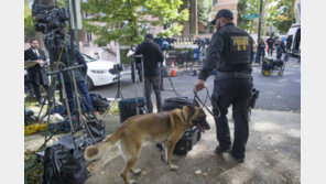 美 우익인사들, ‘反트럼프’ 겨냥 폭발물 우편에 “위장쇼”