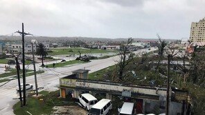 태풍 ‘위투’ 발 묶인 국민 85명, 軍수송기로 괌 도착…오후 2차 수송