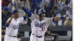 먼시 연장 18회 끝내기 홈런…다저스, WS 2패 뒤 반격의 1승