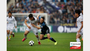 전북, 수원에 2-0 설욕…이동국 통산 500경기