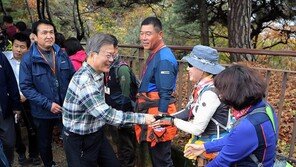文대통령, 연말 ‘한반도 평화프로세스’ 박차…경제문제도 고심