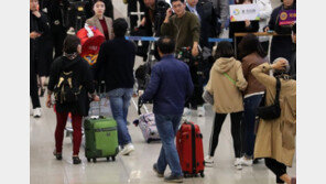 “새벽에 창문 깨지고 물 들어와”…사이판 관광객 귀국 행렬