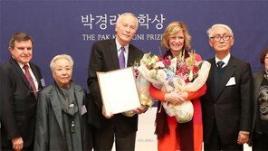 “책은 얼어붙은 정신의 바다 깨는 도끼”