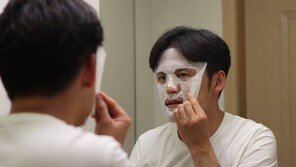 아재도 그루밍족 반열…팩·에센스 찾는 4050 늘었다