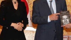 “아내 말, 무조건 맞아” 슈뢰더·김소연, 서울서 결혼축하연…차범근도 ‘출첵’