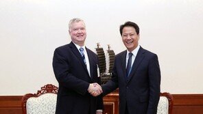 임종석, 비건 美 대북정책특별대표와 靑서 면담…정의용 불참