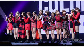 ‘데뷔’ 아이즈원 “롤모델은 소녀시대…모든 콘셉트 멋지게 소화”