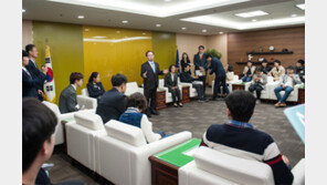 “차별대우 안 받고 마음껏 일하고 싶어요”