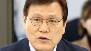금융위원장 “제도권 금융사, 서민금융에 적극적으로 나서야”