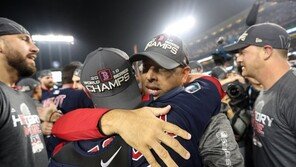 초보 감독 알렉스 코라에게서 엿본 ‘독한’ 가을야구