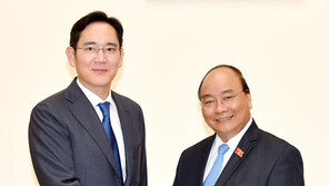 베트남 총리, 이재용 부회장 만나… “삼성의 전략적 기지로 활용” 요청