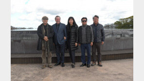 슈뢰더 전 獨 총리부부, 제주 돌문화공원 깜짝방문