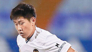 공식경기 1군 데뷔전 ‘골대 강타’…강인, 강렬