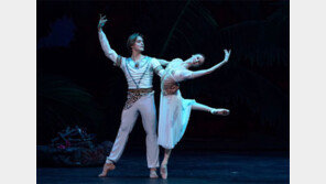 지젤 이후 13년… 반갑다, 자하로바!