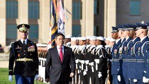 정경두 국방장관 “내년 韓美연합훈련 형식, 11월 내 결정”