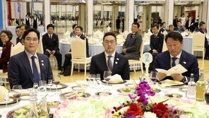 방북 5대 기업, 美 대사관 “콘퍼런스콜 준비” 전화에 당혹