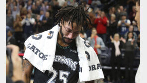 NBA 데릭 로즈, 개인 최다 50득점 올리고 뜨거운 눈물 ‘왈칵’