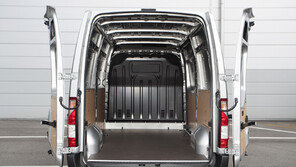 르노 ‘마스터’, 최대 적재량 1300kg…유럽 상용차 판매 1위