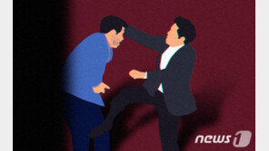 “왜 층간소음 해결 안해줘”…경비원 폭행한 40대 구속