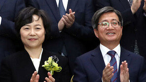 김명수 대법원장 “법원 위기, 법관이 원칙 못지킨탓”