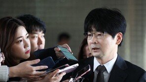 ‘불법 선거운동 혐의’ 탁현민 靑 행정관, 항소심도 벌금 70만원