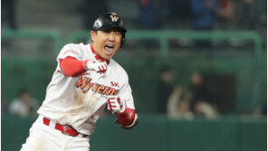 가을에 돌아 온 SK 김강민, 시리즈 타율 4할로 MVP