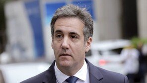 코언 “트럼프, 흑인지도자 이끄는 국가 다 거지소굴 언급”