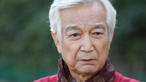 “자기관리 철두철미했는데 어떻게…” 신성일 빈소에 조문행렬