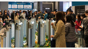 본보기집 4곳에 12만명 몰려… 수도권 청약 열풍