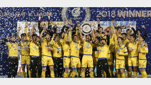 “우승했는데 해체 위기… 환호 뒤 눈물이 흐릅니다”