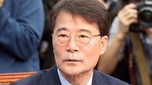  장하성, 고위당정청서 6분간 ‘작심 발언’… “한국경제 누적된 모순, 시장서 만들어져”