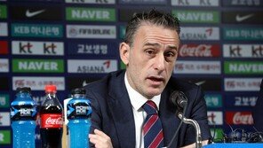 “그때그때 다른 게 아니라 밀린 거야”… 말 돌리지 않는 벤투